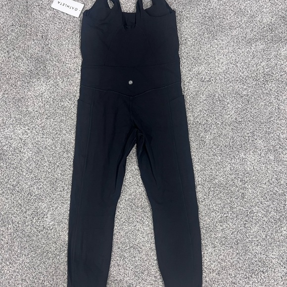 NWT! Athleta Black Salutation Bodysuit Stash Pockets Built In Padded Bra Size L - Picture 10 of 11